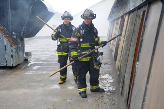 Chicago Fire : Photo Taylor Kinney, Mo Gallini