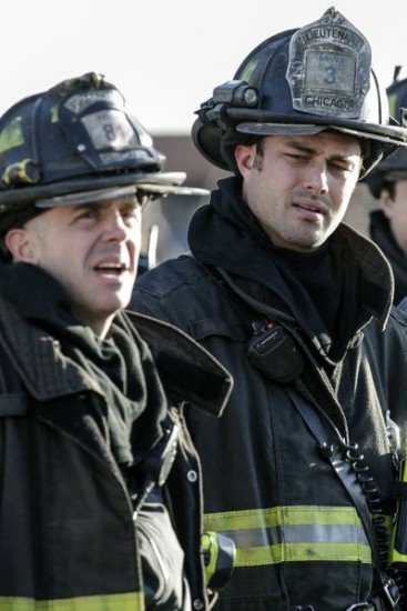 Chicago Fire : Photo Taylor Kinney, David Eigenberg