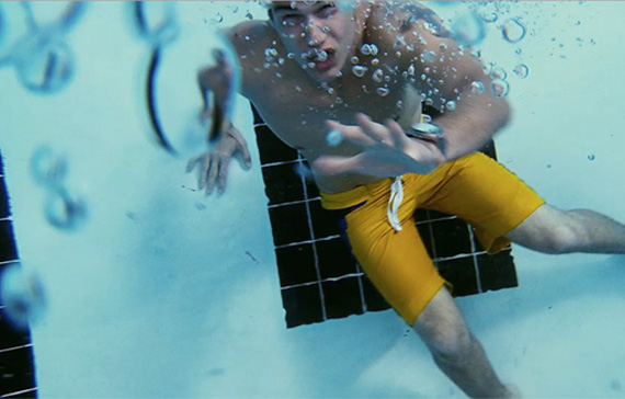 Le Plongeon", Le Grand bain, Swimming Pool... "J'peux pas venir, j'ai piscine !": Destination finale 4 (2009) - AlloCiné