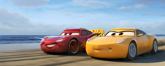 Cars 3 : Flash McQueen à bout de course dans la première bande