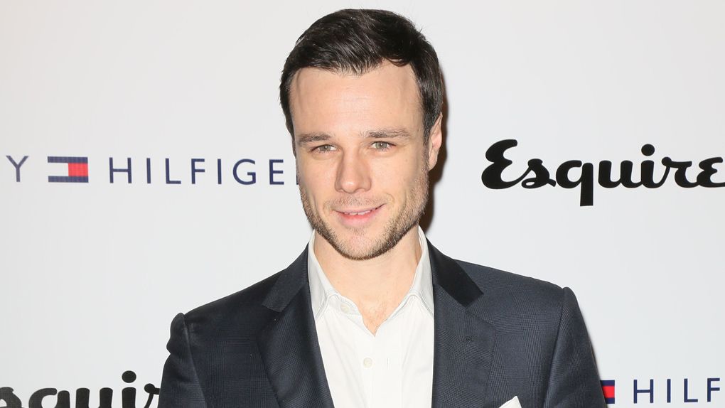 Rupert Evans - Harry