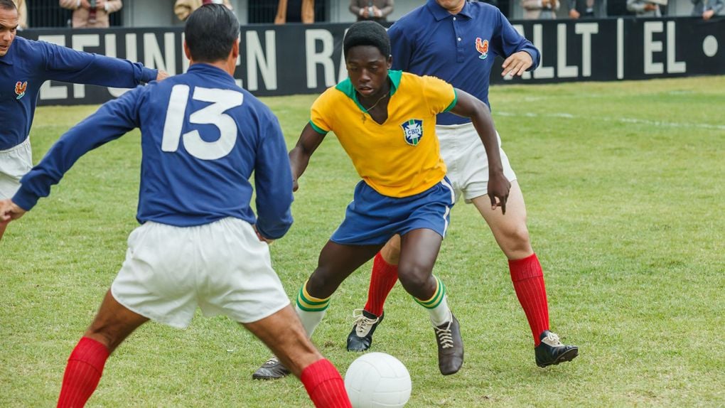 Joue La Comme Beckham Film En Entier Francais Zidane, Maradona, Pelé… 5 footballeurs tellement légendaires qu’un film