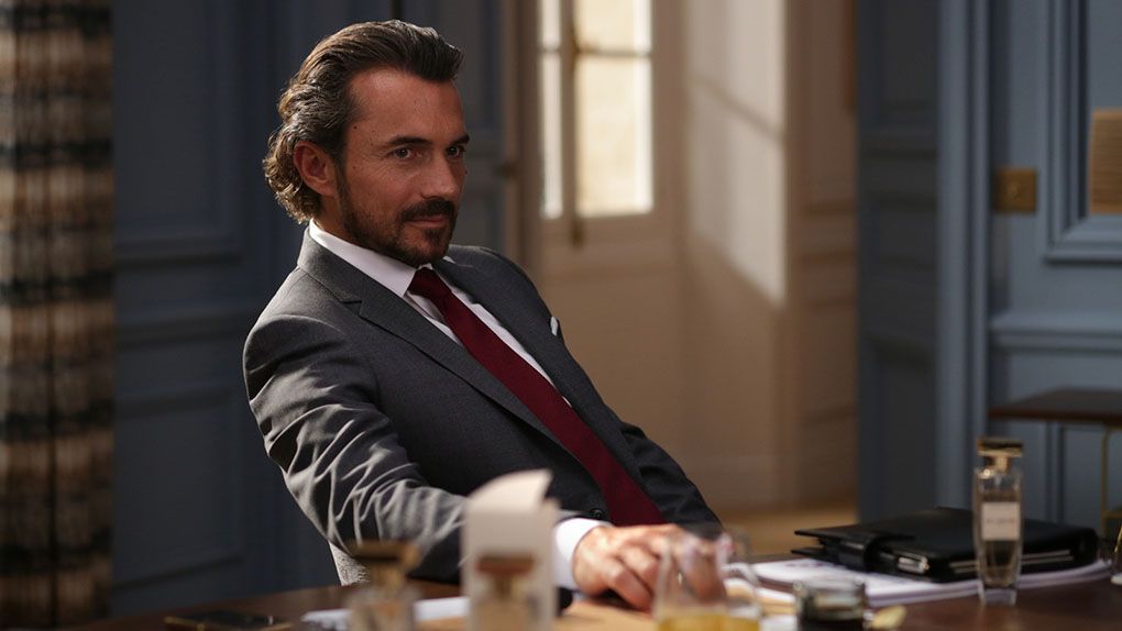Films Et Séries Tv Avec William Abadie Emily in Paris sur Netflix : quels comédiens français dans la série