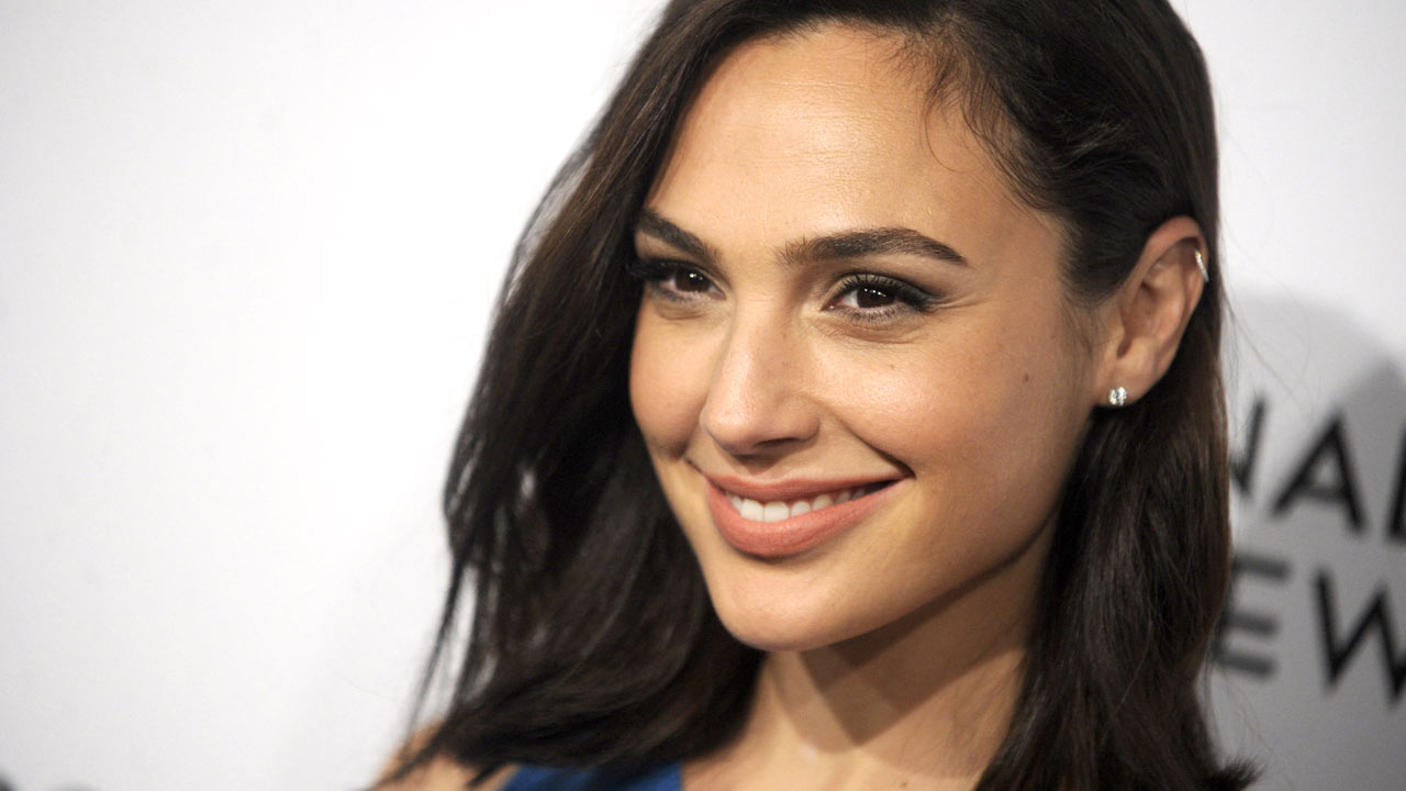 Cléopâtre : Gal Gadot a hâte de jouer la reine égyptienne, malgré