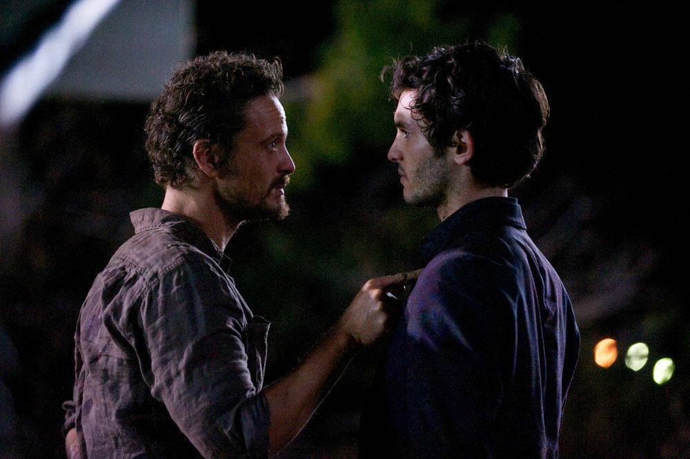 Revolution (2012) : Photo David Lyons, Mat Vairo