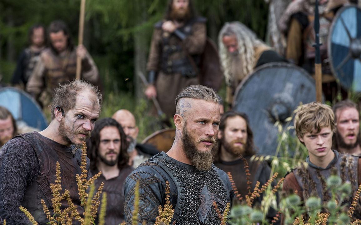 Vikings : Photo Travis Fimmel, Gustaf Skarsgård