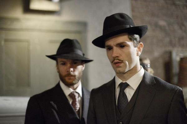 Being Human (US) : Photo Sam Witwer, Kyle Schmid
