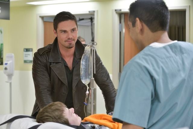 Beauty and The Beast (2012) : Photo Jay Ryan (III)