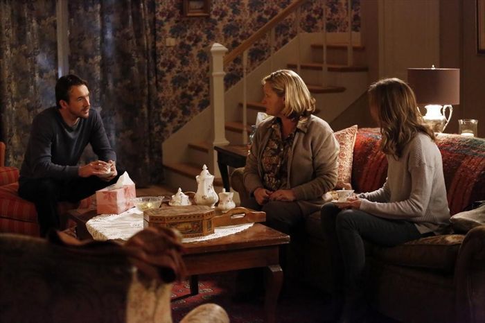Revenge : Photo Claire Jacobs, Barry Sloane