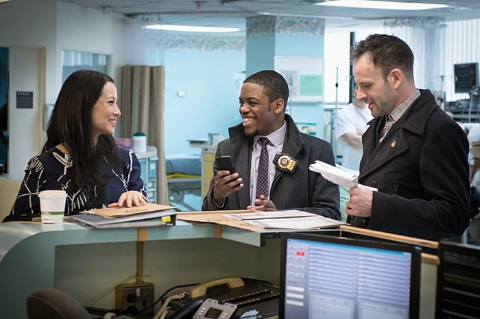 Elementary : Photo Lucy Liu, Jon Michael Hill, Jonny Lee Miller