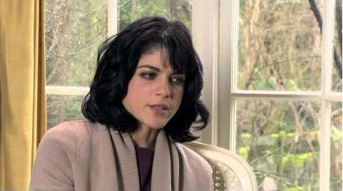 Replicas : Photo Selma Blair