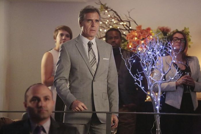 Revenge : Photo Henry Czerny