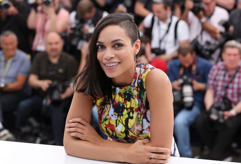 Photo promotionnelle Rosario Dawson