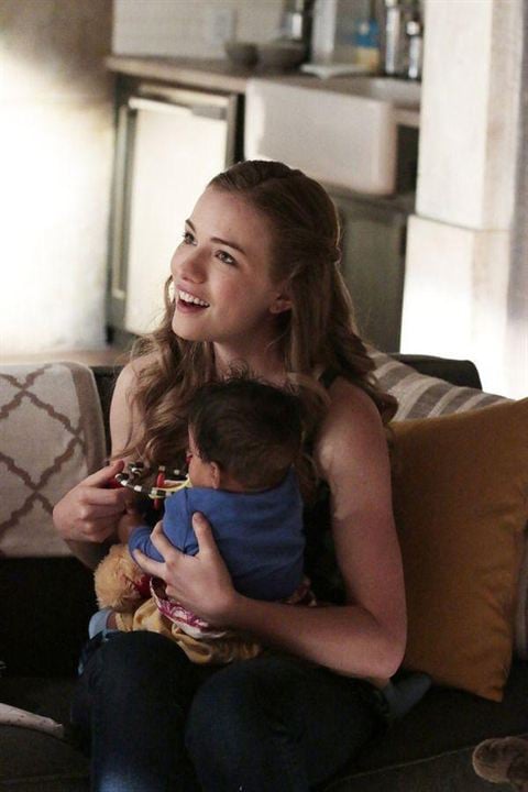 Royal Pains : Photo Willa Fitzgerald