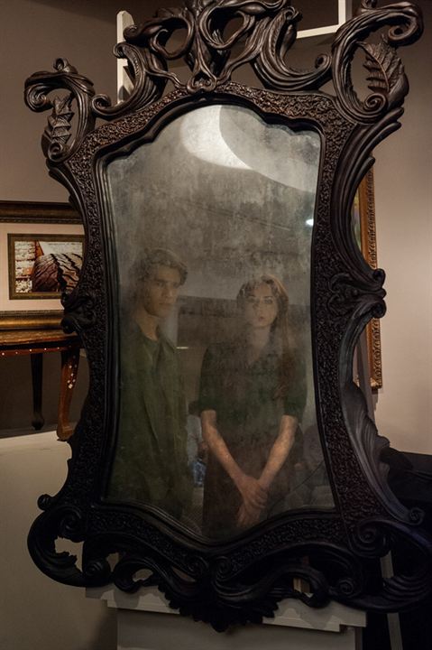 The Mirror : Photo