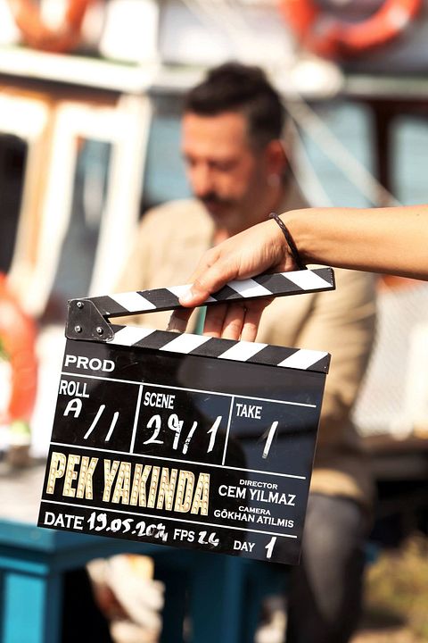 Pek Yakinda : Photo