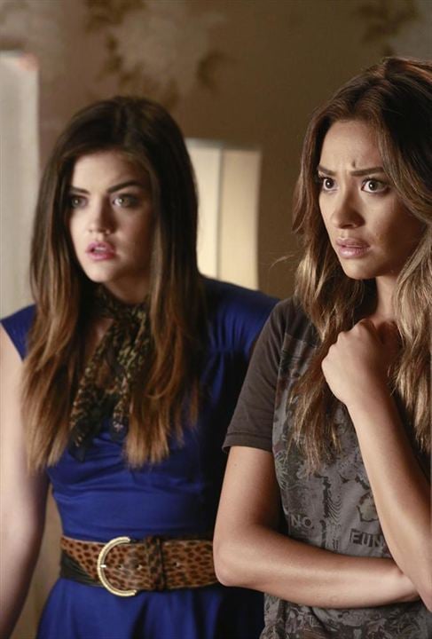 Pretty Little Liars : Photo Shay Mitchell, Lucy Hale