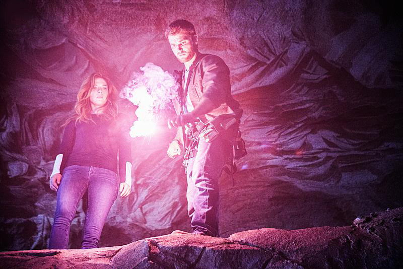 Under The Dome : Photo Mike Vogel, Rachelle LeFevre