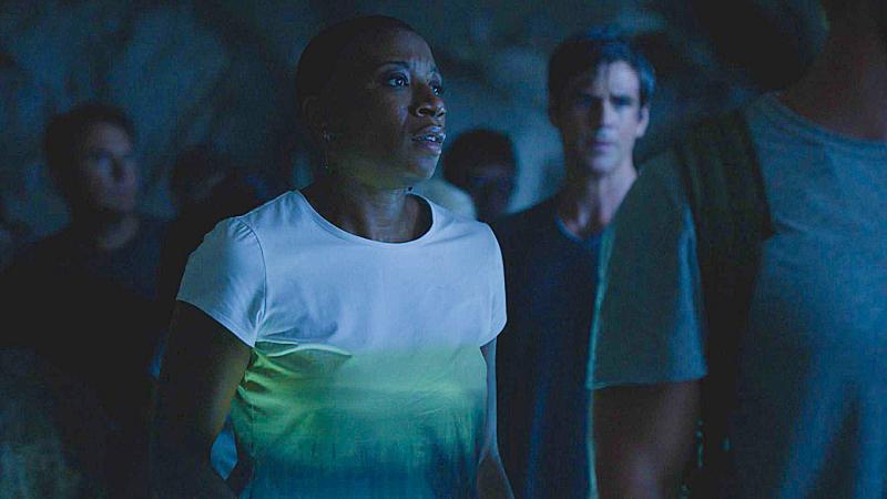 Under The Dome : Photo Aisha Hinds, Eddie Cahill