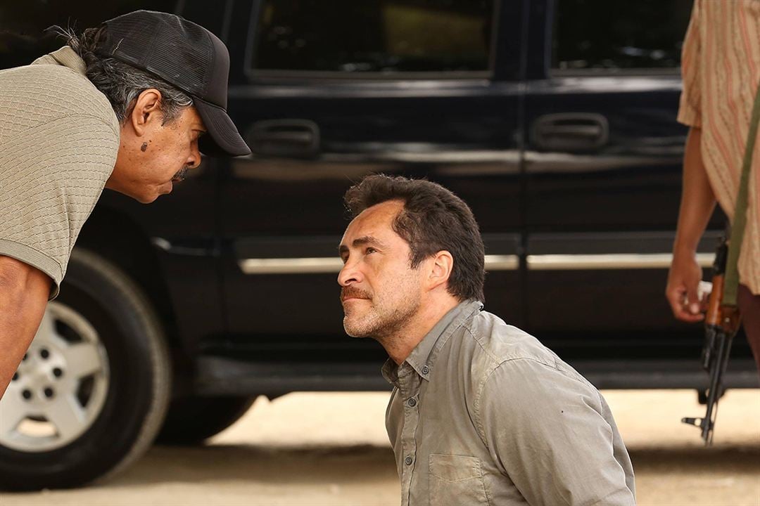 The Bridge (2013) : Photo Ramon Franco, Demian Bichir