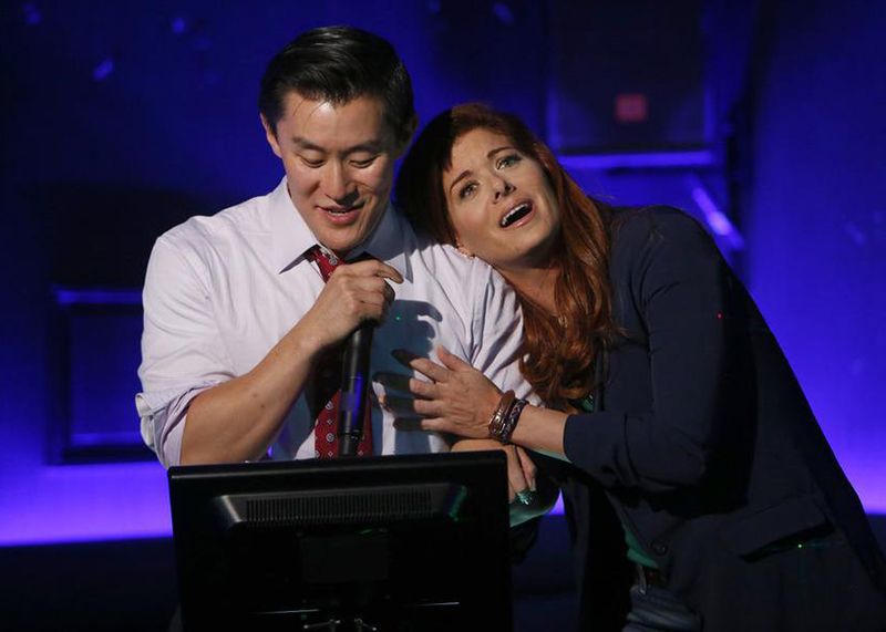 Les Mystères de Laura : Photo Debra Messing, Jason Sol