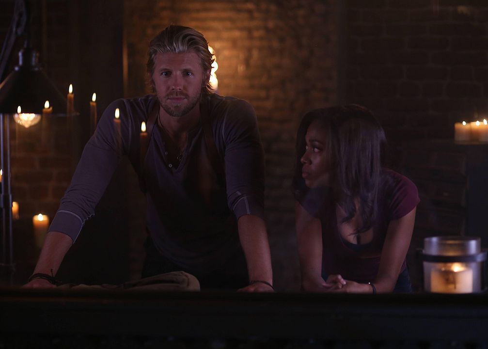 Sleepy Hollow : Photo Nicole Beharie, Matt Barr