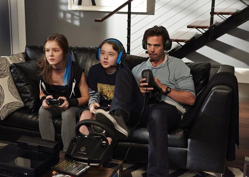 About a Boy : Photo Benjamin Stockham, Izabela Vidovic, David Walton