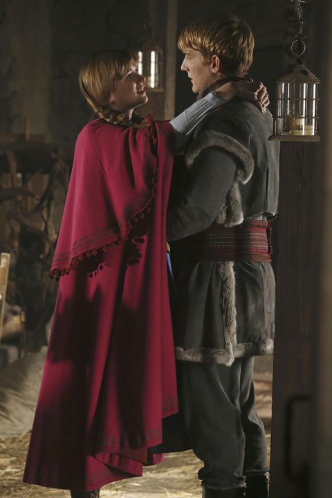 Once Upon a Time : Photo Scott Michael Foster, Elizabeth Lail