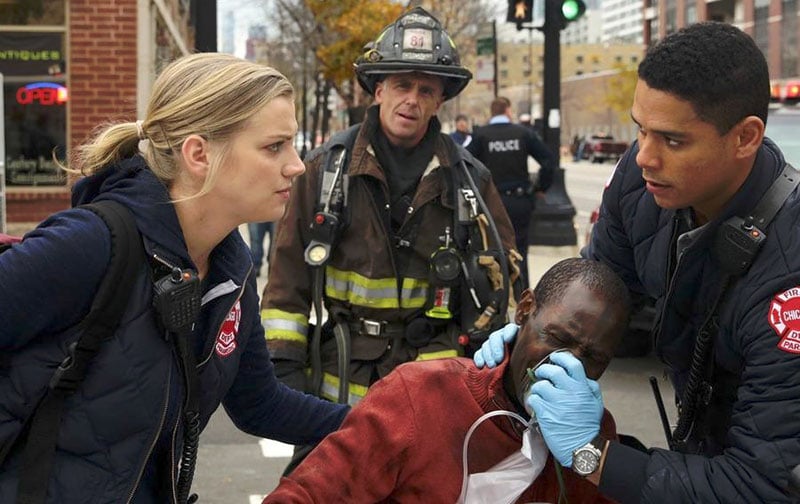 Chicago Fire : Photo David Eigenberg, Charlie Barnett, Kara Killmer