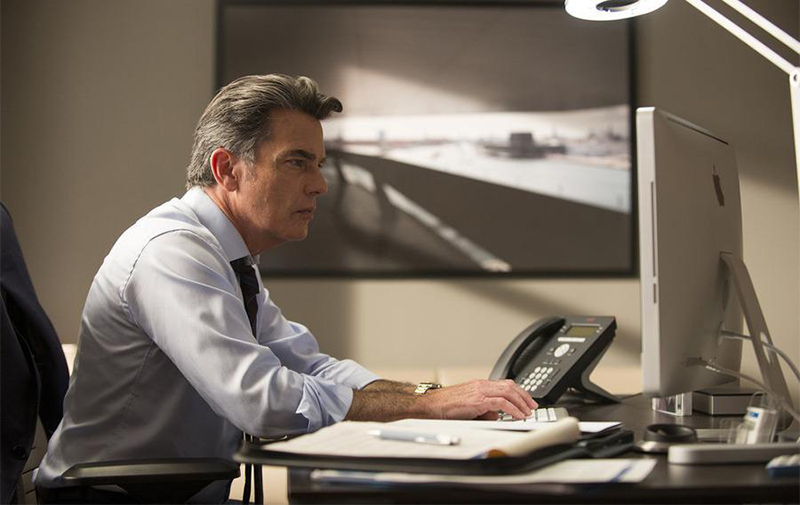 Covert Affairs : Photo Peter Gallagher