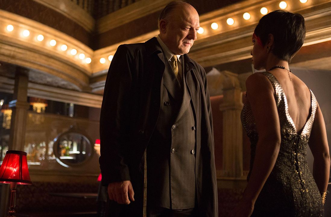 Gotham (2014) : Photo John Doman