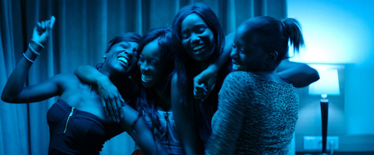 Bande de filles : Photo Lindsay Karamoh, Karidja Touré, Assa Sylla, Mariétou Touré