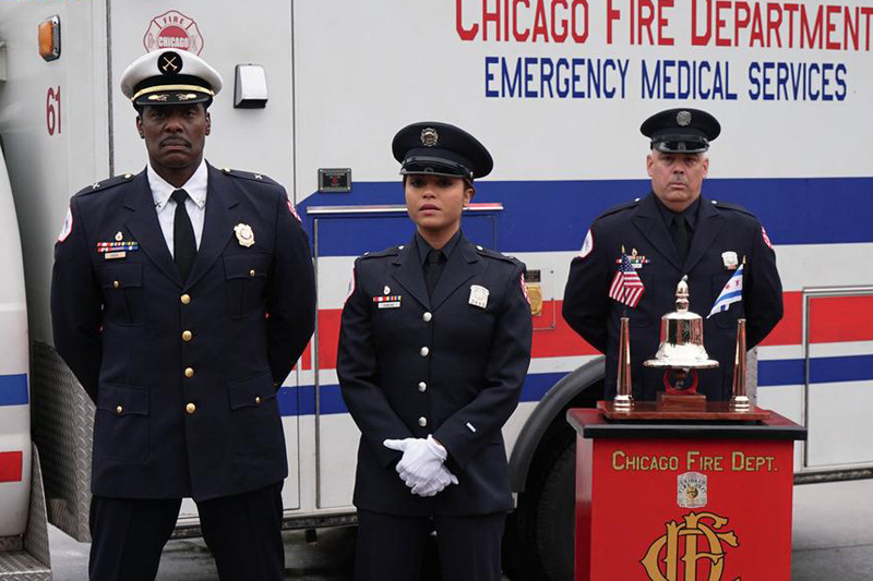 Chicago Fire : Photo Eamonn Walker, Monica Raymund