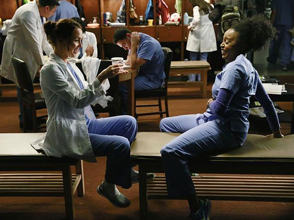 Grey's Anatomy : Photo Caterina Scorsone, Jerrika Hinton