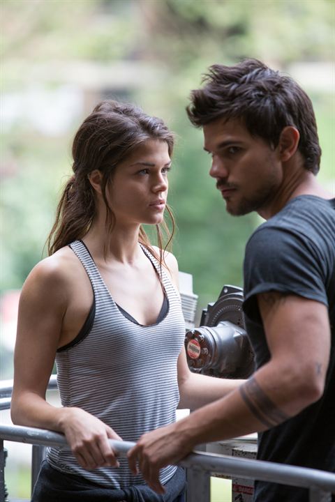 Tracers : Photo Taylor Lautner, Marie Avgeropoulos