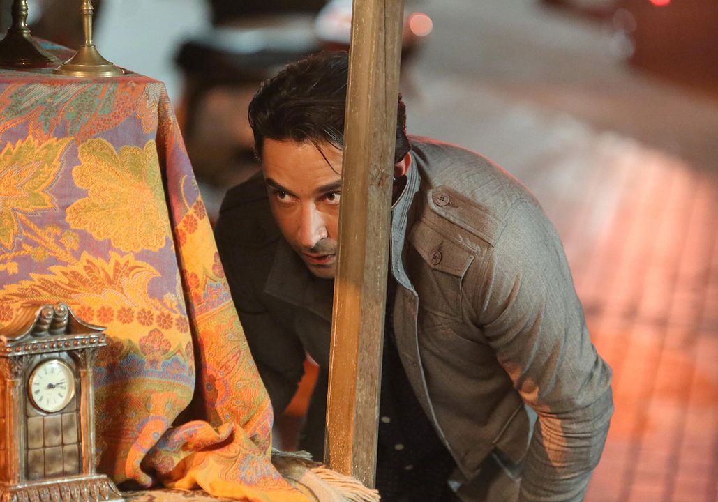 Photo de Pej Vahdat Bones Photo Pej Vahdat Photo 11 sur 20 AlloCiné