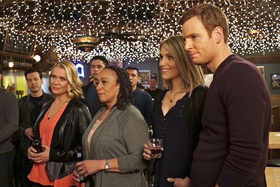 Chicago Med : Photo Laurie Holden, Charlie Barnett, Emily Shaffer, Nick Gehlfuss, S. Epatha Merkerson, Jon Seda