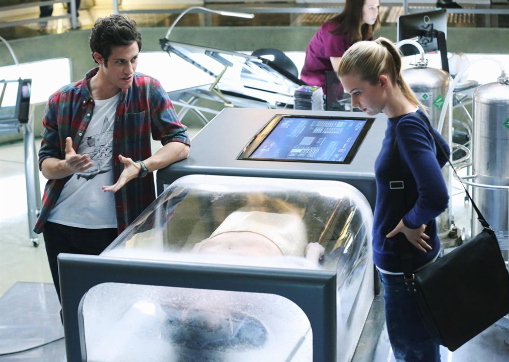 Stitchers : Photo Emma Ishta, Kyle Harris