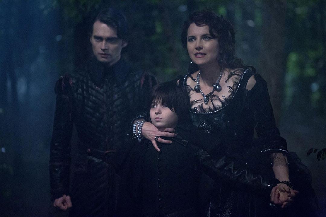 Salem : Photo Joe Doyle, Lucy Lawless