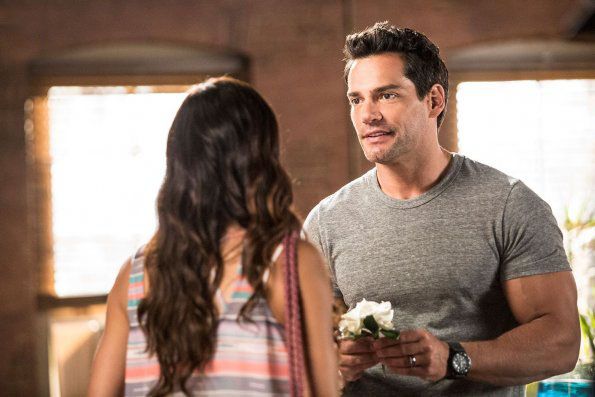 Devious Maids : Photo Cristian de la Fuente, Dania Ramirez