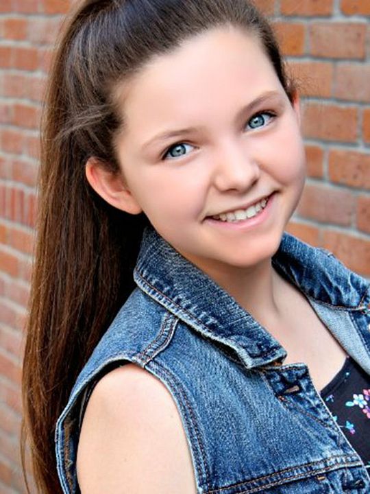 Affiche Chloe Csengery