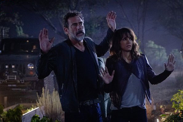 Extant : Photo Jeffrey Dean Morgan, Halle Berry