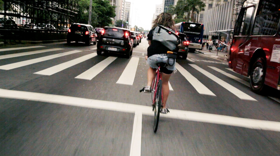 Bikes vs Cars : Photo