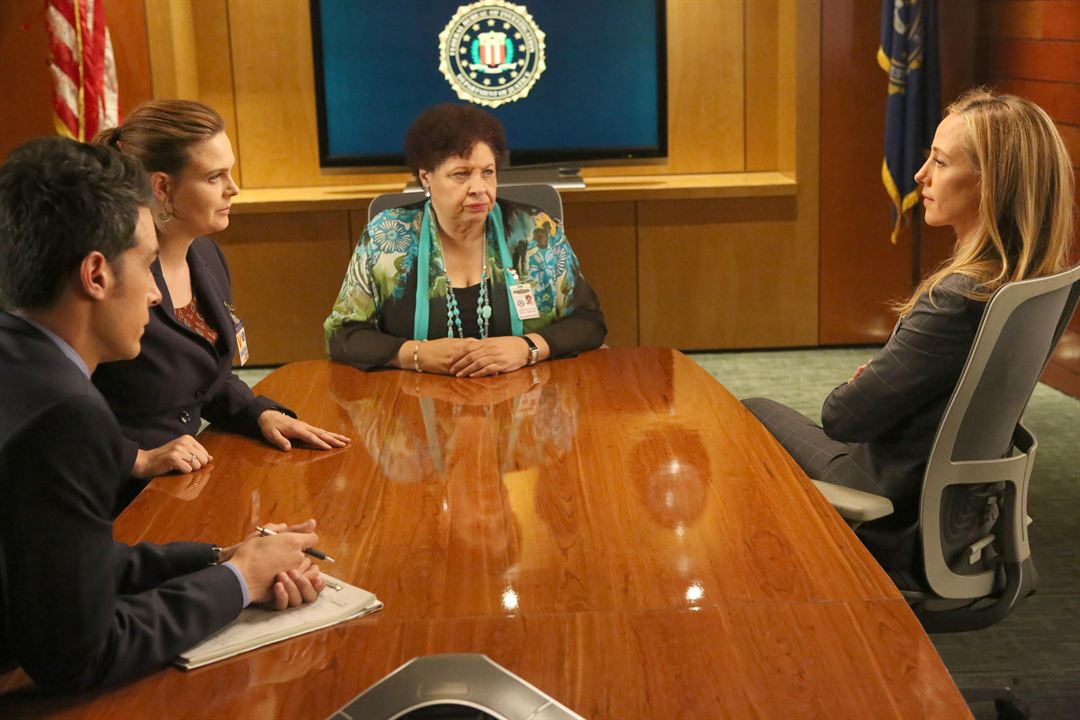 Bones : Photo John Boyd, Patricia Belcher, Emily Deschanel, Kim Raver