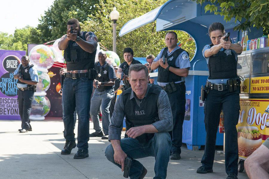 Chicago Police Department : Photo Marina Squerciati, Jason Beghe, LaRoyce Hawkins