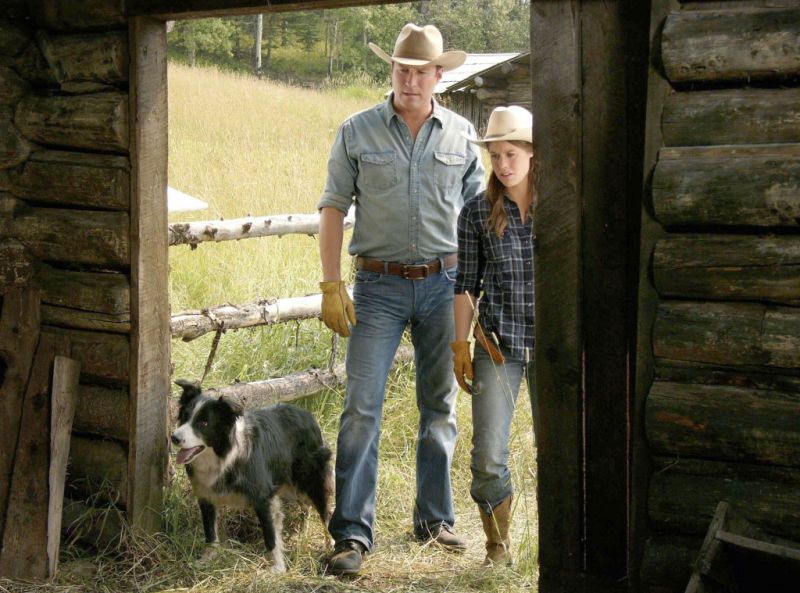 Trois soeurs dans le Montana : Photo Ashley Williams, John Corbett