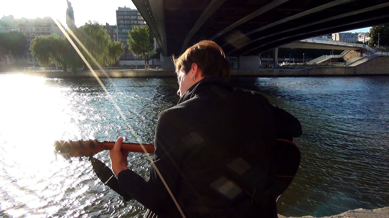 Le Chanteur : Photo Thomas Polly