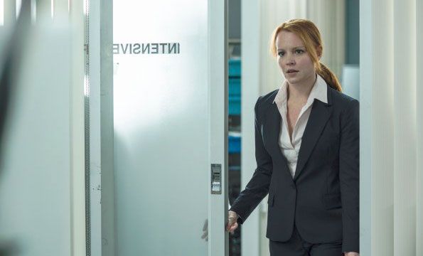 X-Files : Photo Lauren Ambrose