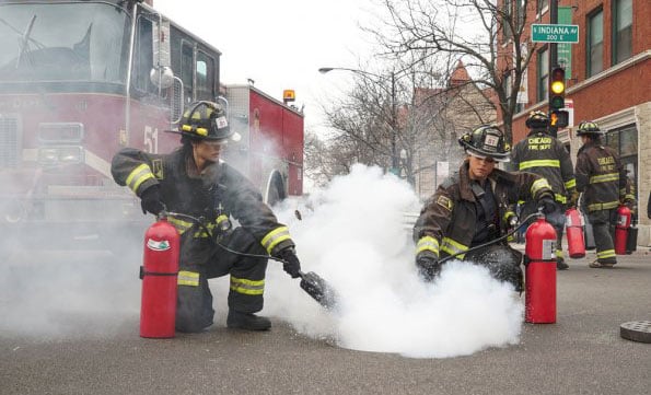 Chicago Fire : Photo Monica Raymund, Miranda Rae Mayo