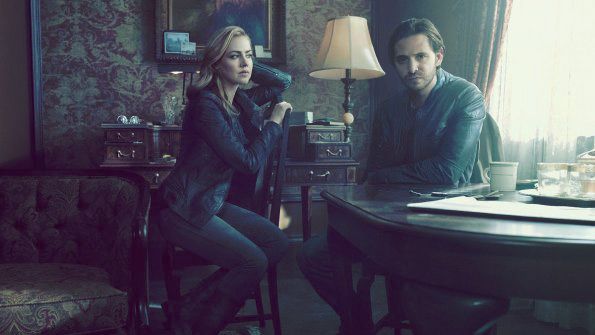 Photo Aaron Stanford, Amanda Schull